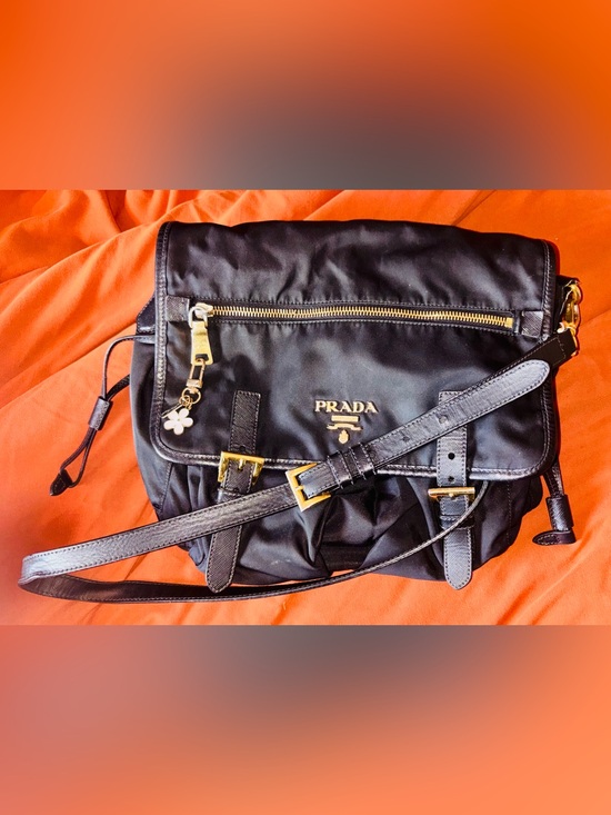 Prada Handbags - Authentic Vintage Prada Tessuto
Nylon Messenger Bag Y2K
Crossbody Black